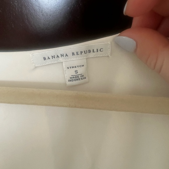 Banana Republic stretch ruffle blouse - Picture 3 of 4